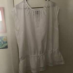 Cute white dress shirt